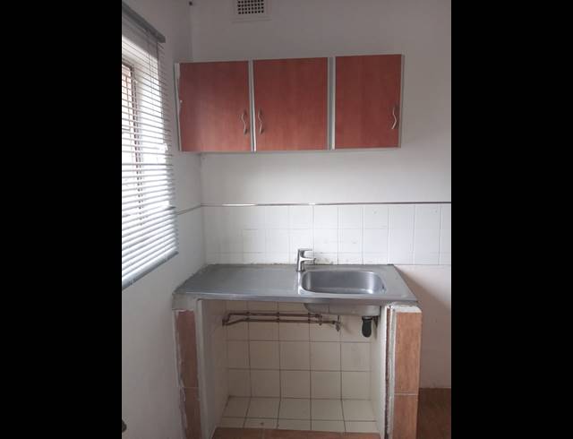 1 BEDROOM ROOM TO LET IN RESERVOIR HILLS
